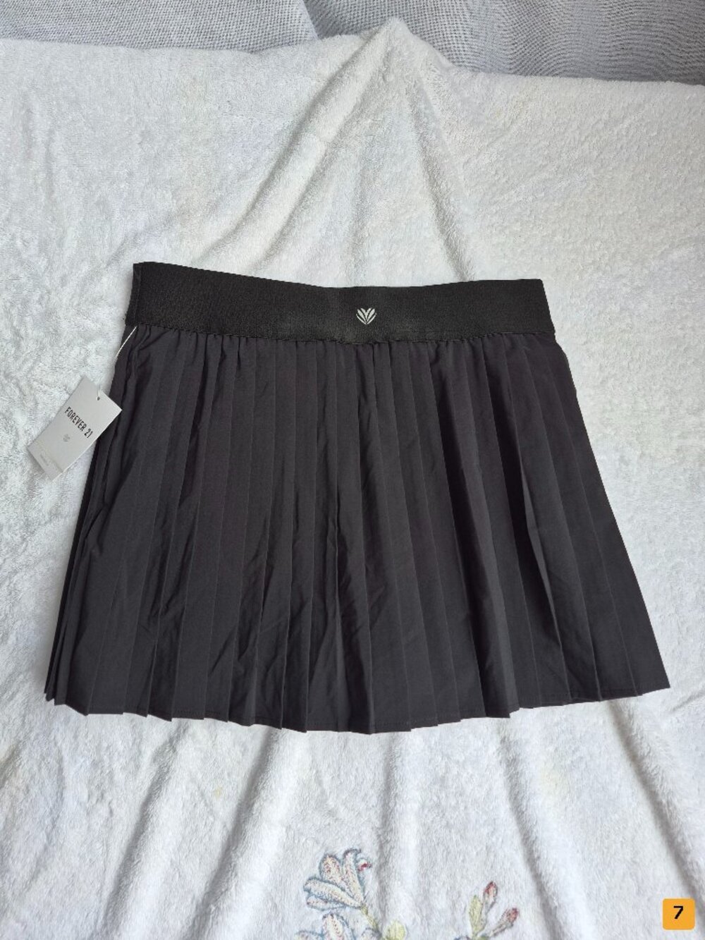 Forever 21 Pleated Skirt Black